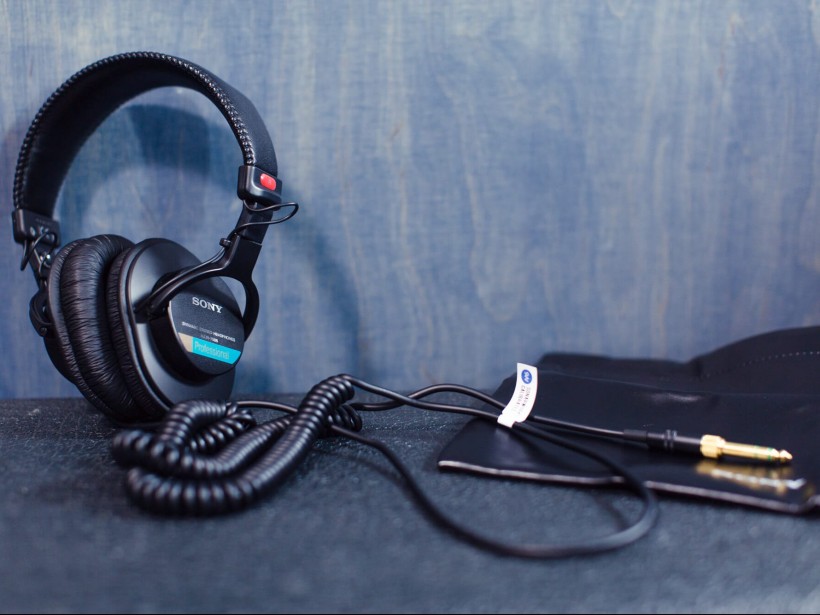 SONY MDR-7506:專業(yè)錄音師三十年來(lái)的選擇