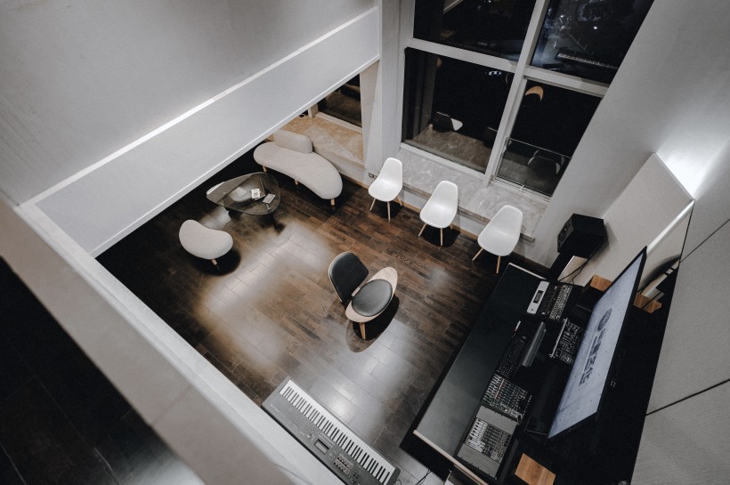 低估了 ADAM Audio A8X 太多年，原來 8 寸這么從容？